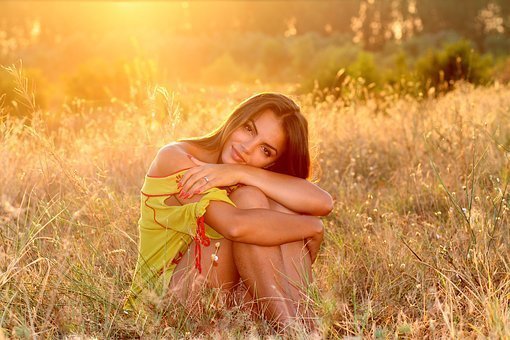 girl-1545885__340.jpg